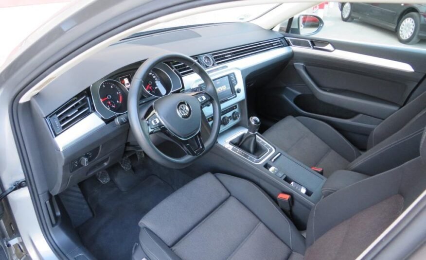 VOLKSWAGEN Passat 2.0 TDI EDITION