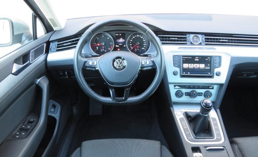 VOLKSWAGEN Passat 2.0 TDI EDITION