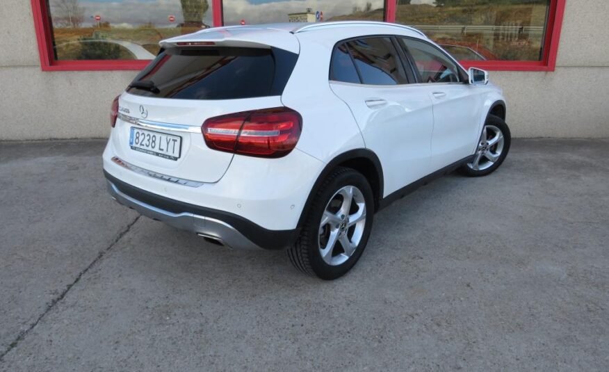 MERCEDES-BENZ GLA 200 7G-DCT