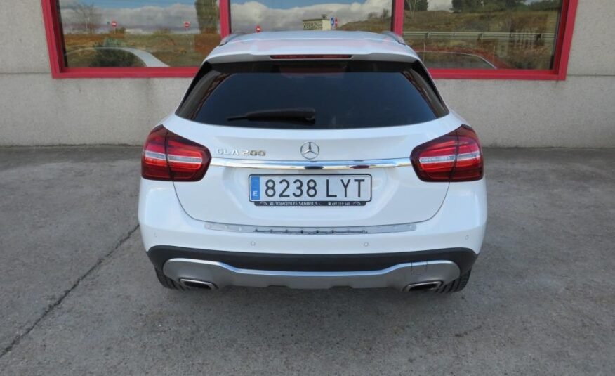 MERCEDES-BENZ GLA 200 7G-DCT