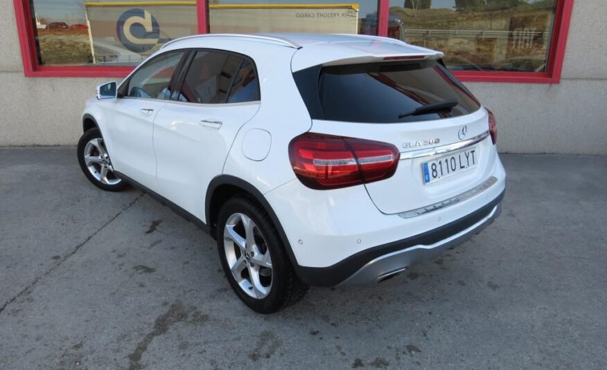 MERCEDES-BENZ CLASE GLA 200 7G-DCT