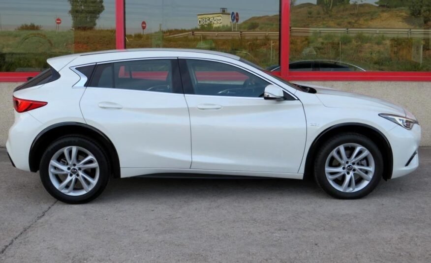 INFINITI Q30 2.2 D PREMIUM 7DCT