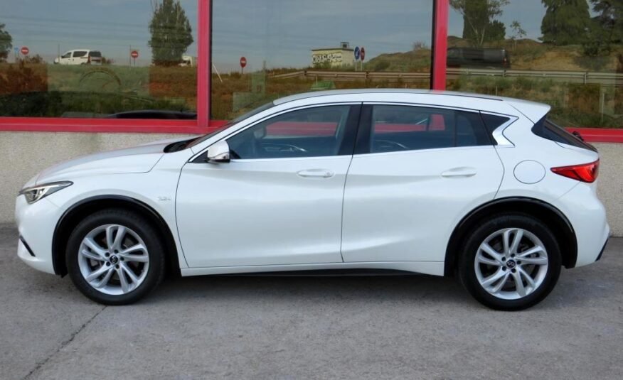 INFINITI Q30 2.2 D PREMIUM 7DCT